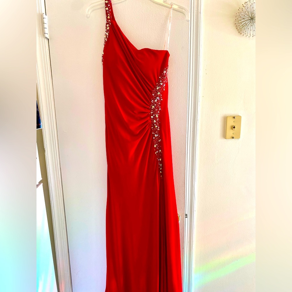 Elegant Red One-Shoulder Gown with Rhinestone Accents